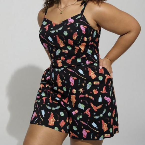 Torrid Harry Potter Romper - Hedwig Sorting Hat Potions Quidditch Plus 3X Large - Picture 3 of 11